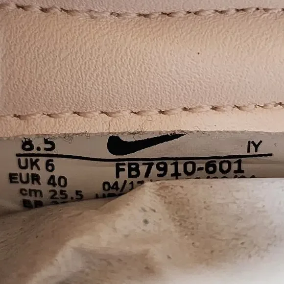 Wmns Nike Dunk Low Light Soft Pink Brand New Sz 8.5 - Picture 7 of 9